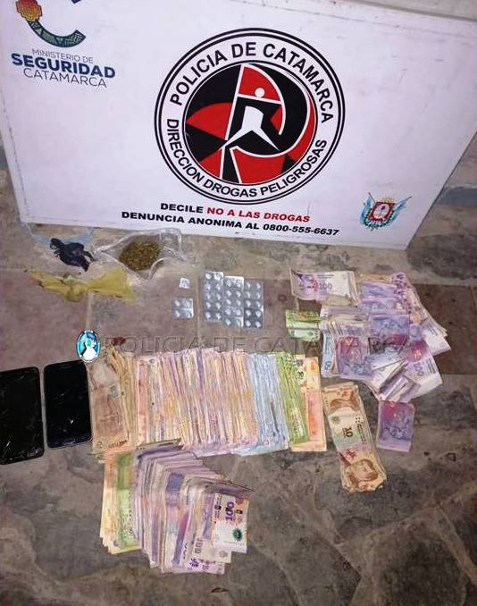 barrio-alem-secuestraron-mas-de-50-estupefacientes-70-mil-pesos-y-celulares