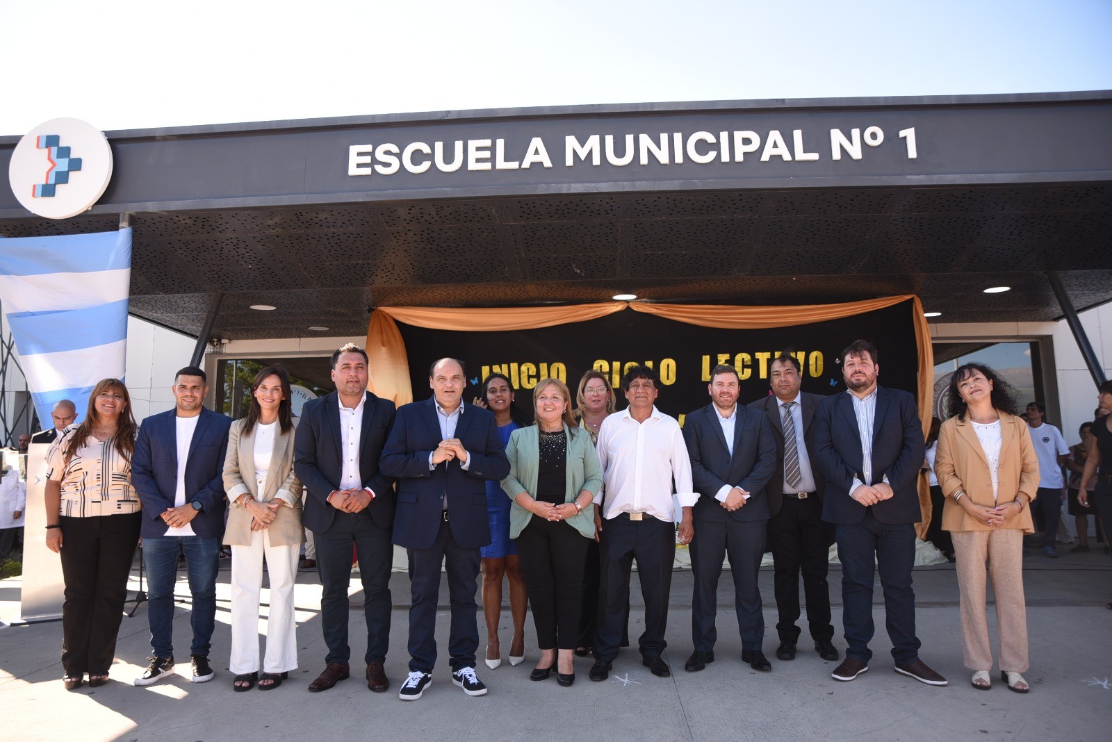gustavo-saadi-inauguro-el-ciclo-lectivo-2025-en-las-escuelas-municipales