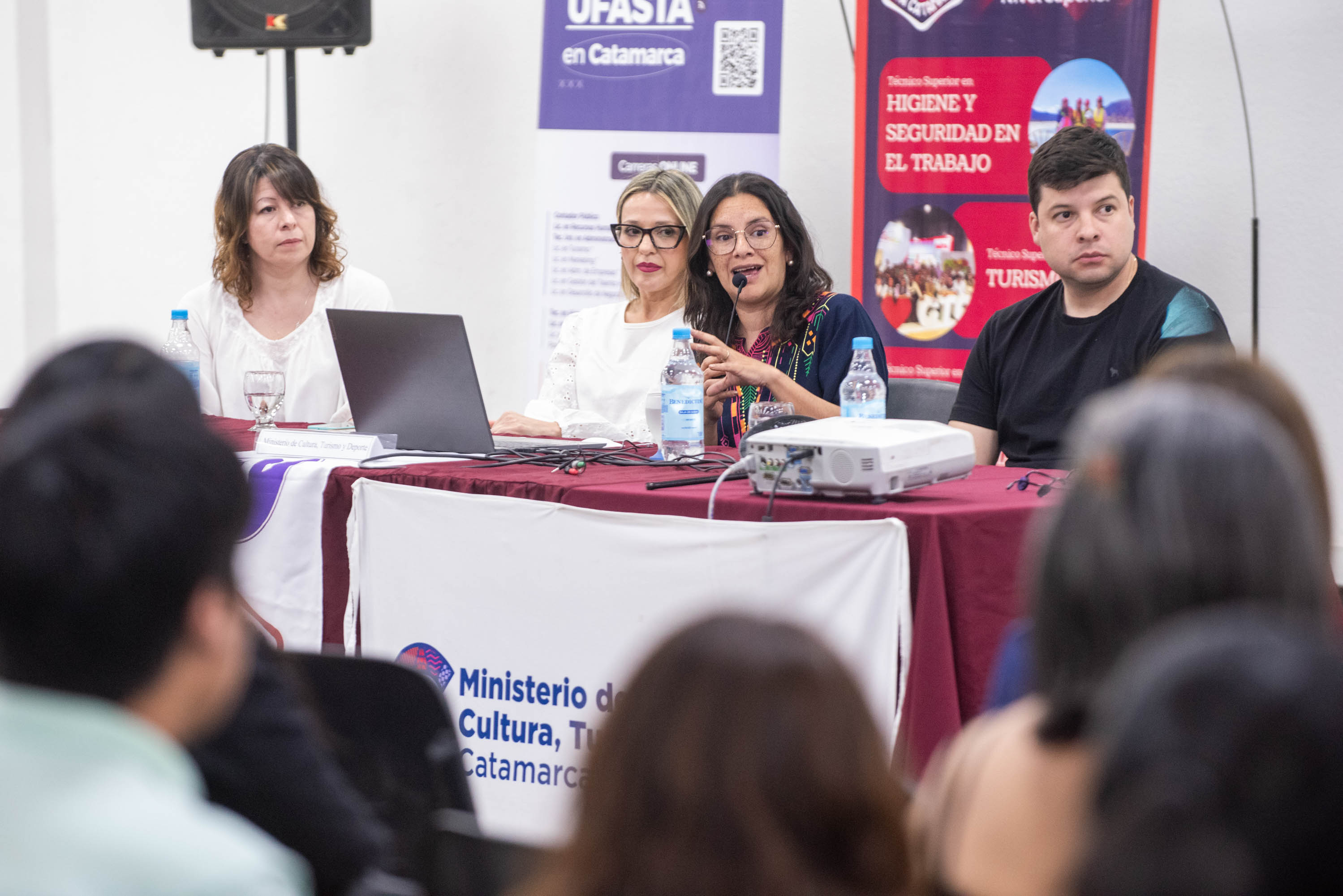 con-disertantes-del-sector-publico-y-privado-se-desarrollaron-las-2o-jornadas-de-turismo