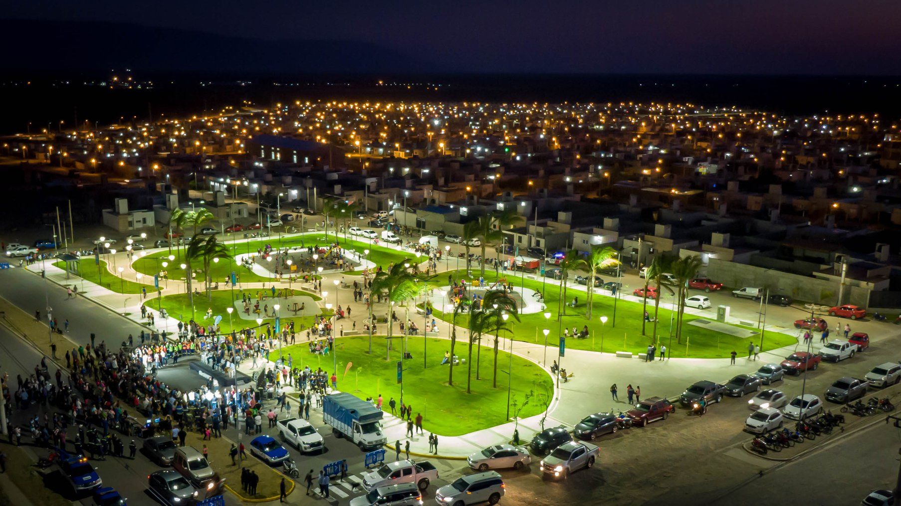 entregaron-100-viviendas-e-inauguraron-la-plaza-de-valle-chico