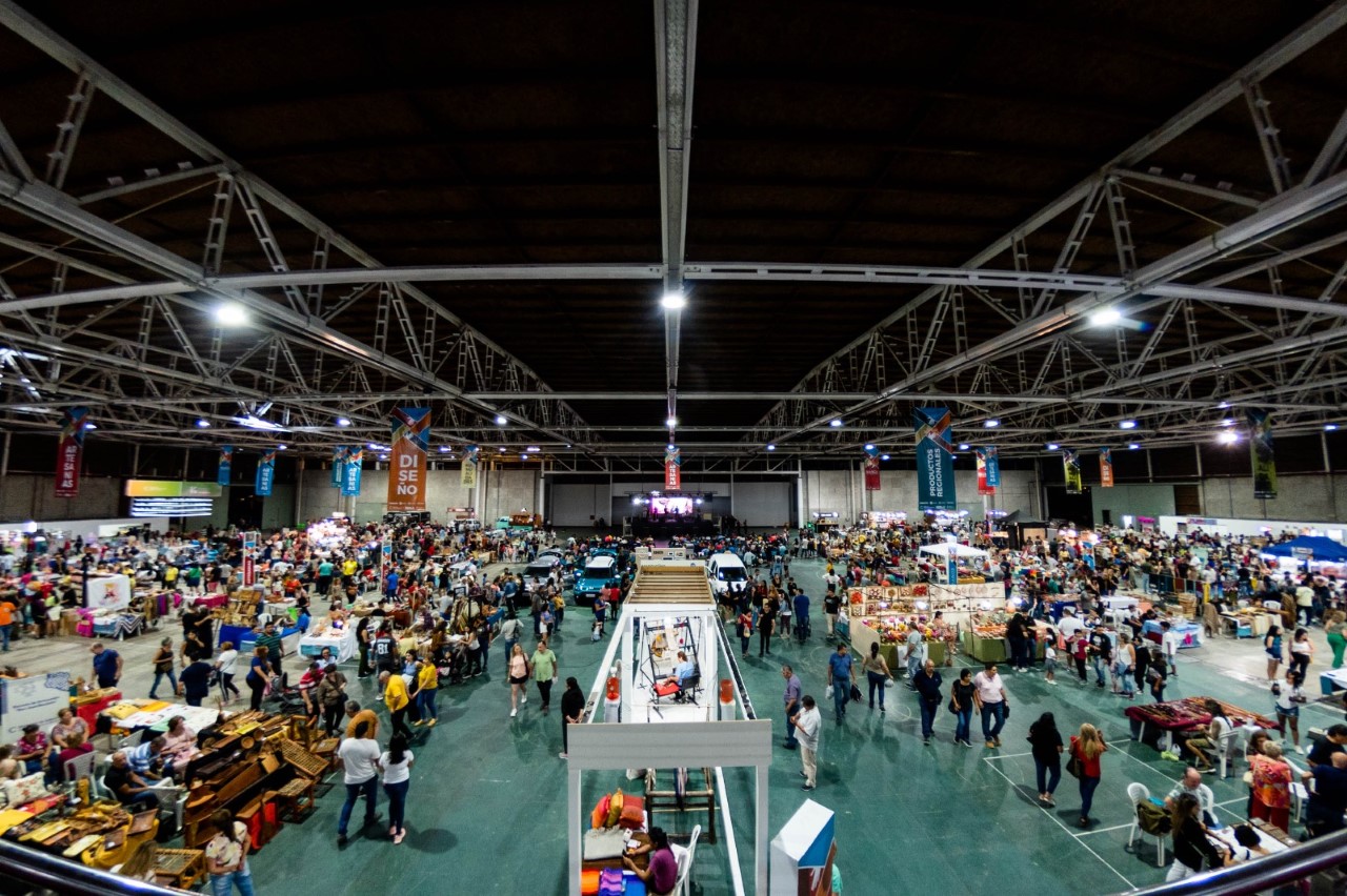 mas-de-20-mil-personas-visitaron-la-feria-artesanal-manos-catamarquenas