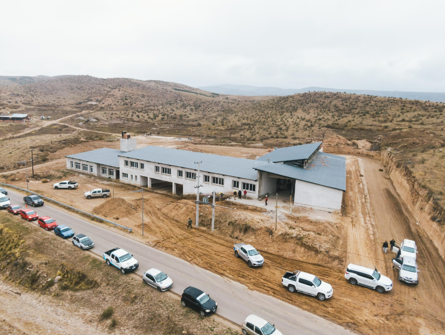 la-obra-de-la-nueva-escuela-para-el-alamito-en-aconquija-esta-pronto-a-concluirse