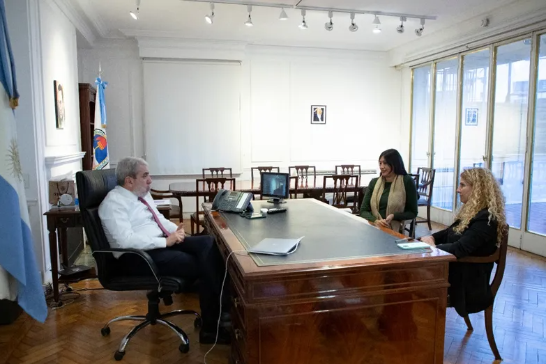 fabiola-segura-se-reunio-con-anibal-fernandez