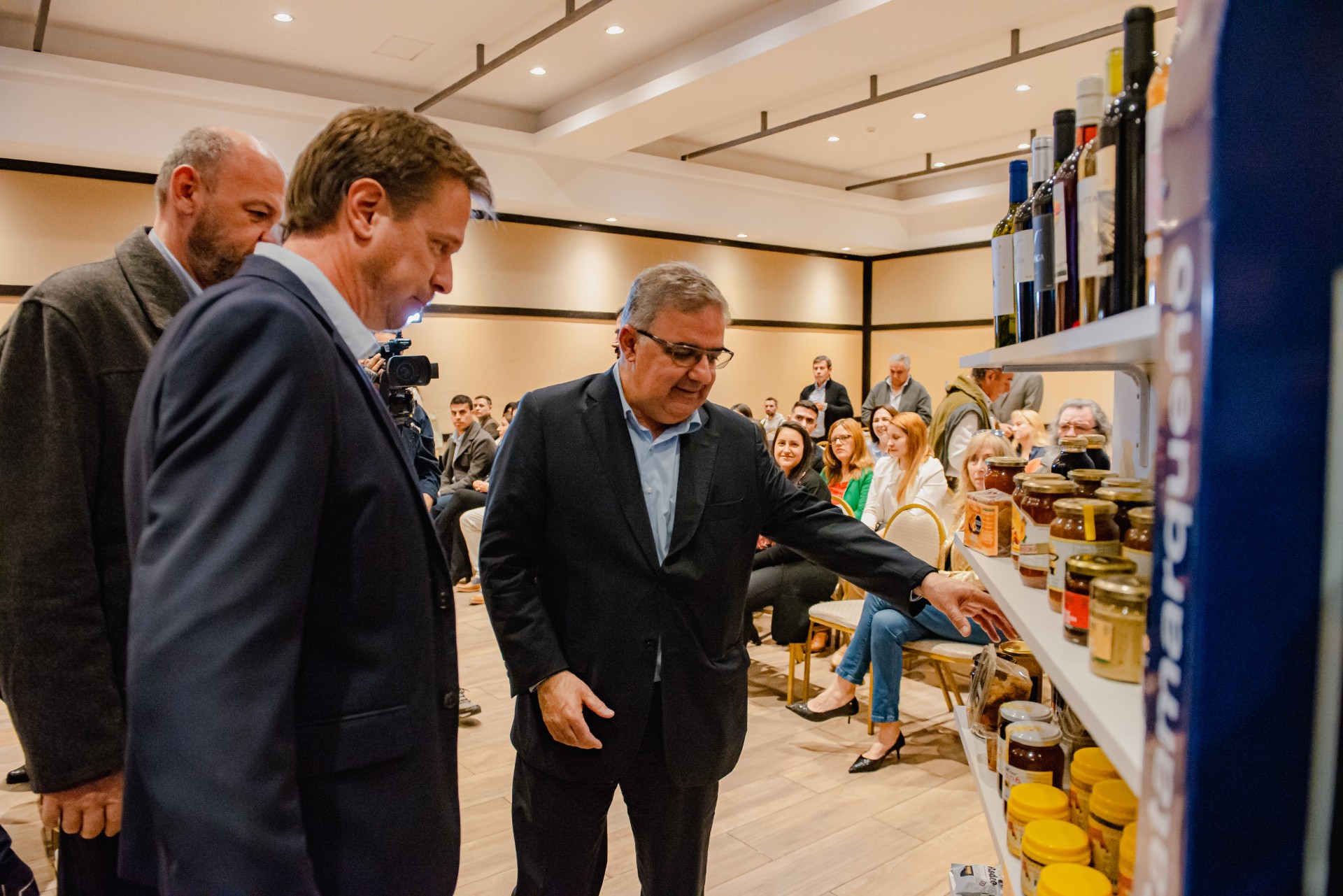 se-presento-el-catalogo-digital-de-productos-catamarquenos