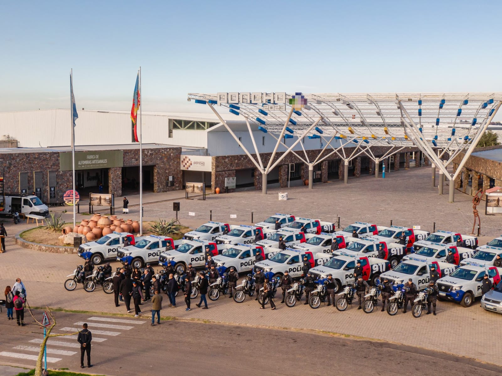 entregaron-nuevas-unidades-moviles-para-la-policia