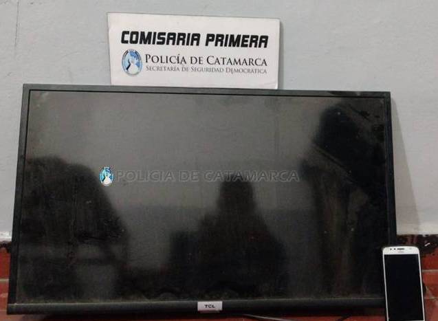 atraparon-a-un-ladron-que-ingreso-a-robar-en-una-casa-y-lo-entregaron-a-la-policia