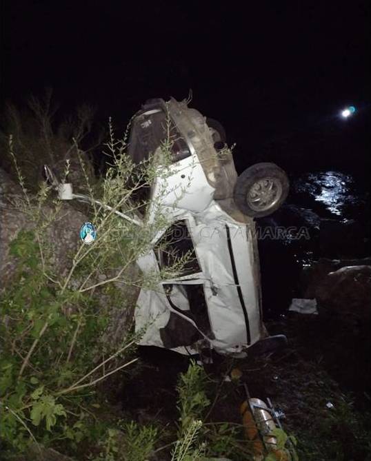 desbarranco-un-auto-y-perdio-la-vida-el-conductor