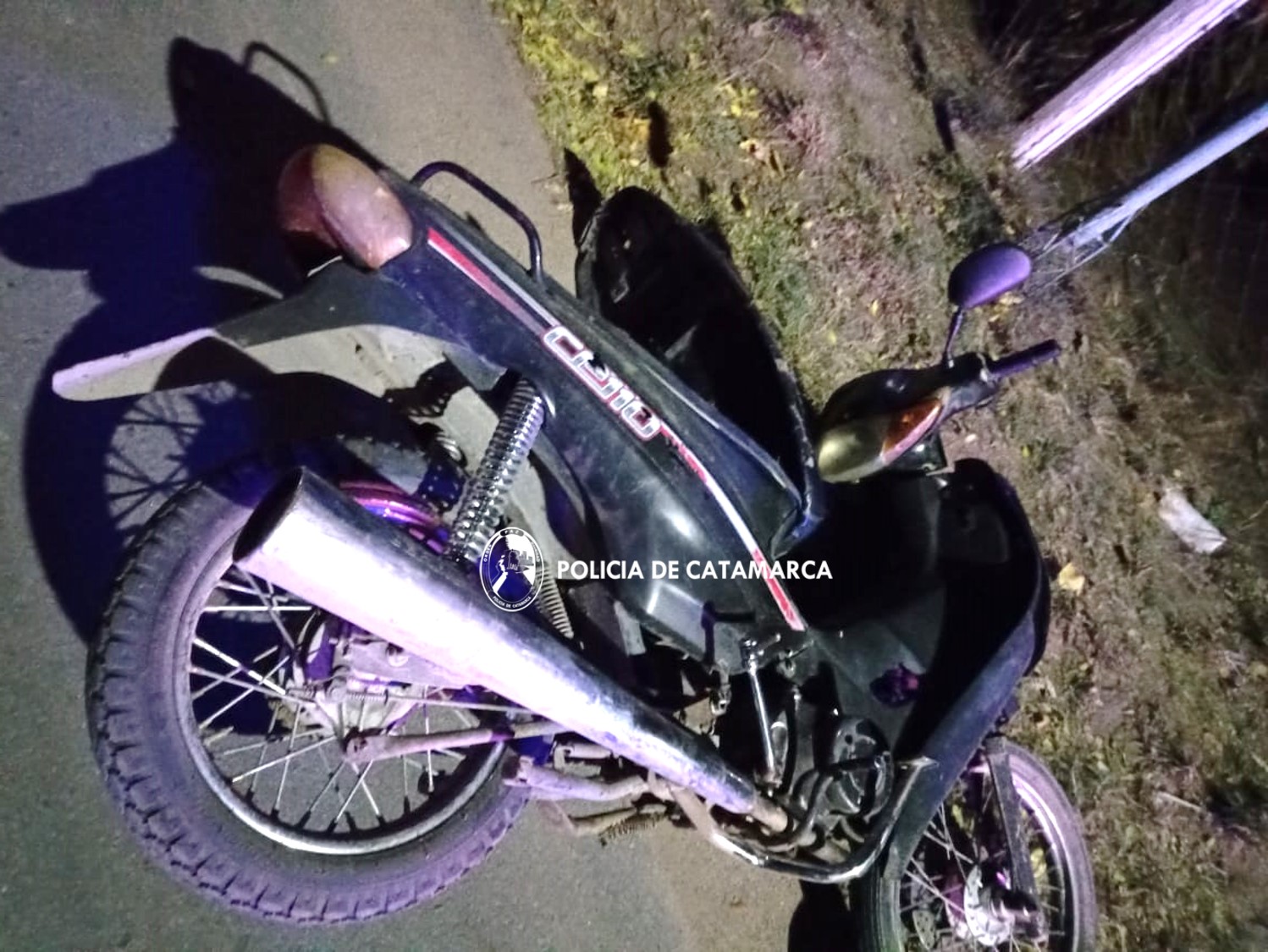 un-joven-y-una-nina-lesionados-al-derrapar-en-una-moto-en-fray-mamerto-esquiu