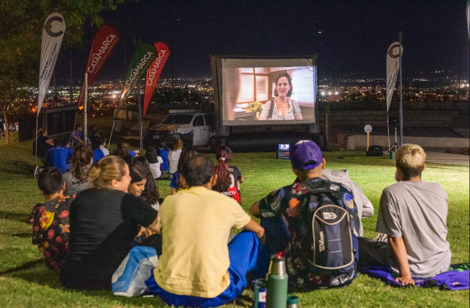 cine-bajo-las-estrellas-para-disfrutar-las-noches-de-verano