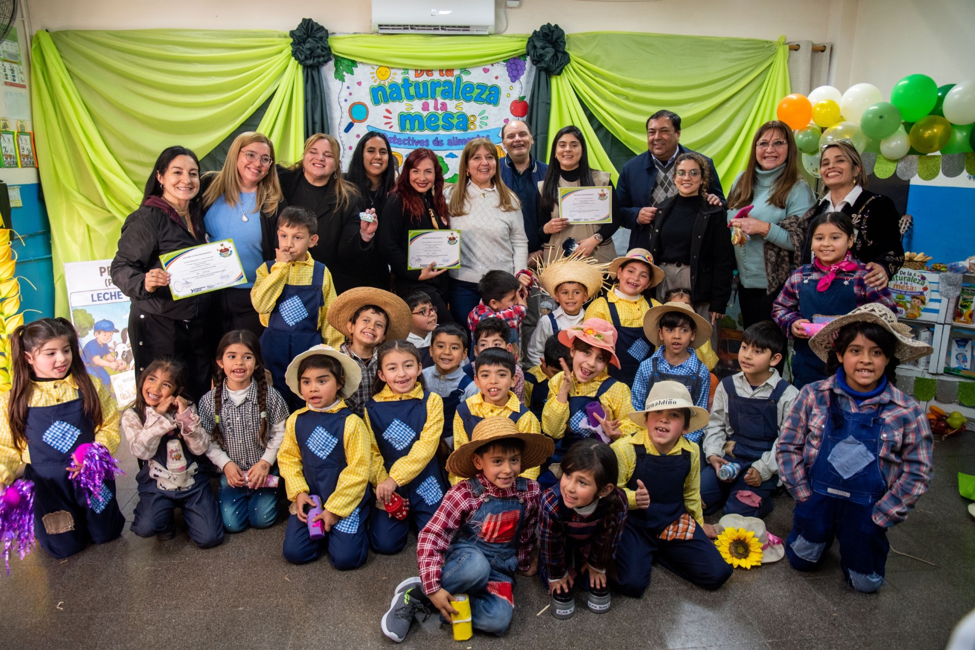 el-intendente-saadi-recorrio-la-expo-educativa-2026-en-la-escuela-municipal-no-2-y-destaco-la-labor-docente